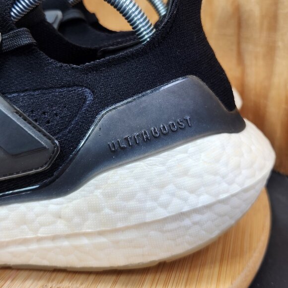 Adidas Ultraboost 21 - Picture 5 of 10